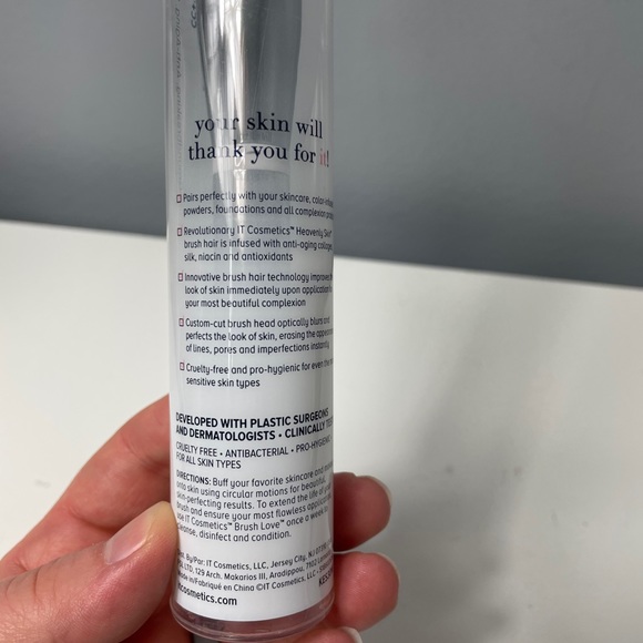 IT COSMETICS heavenly skin cc + perfecting brush - Picture 5 of 5